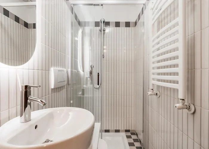 The Rent - Three-bedroom In Manzoni District *